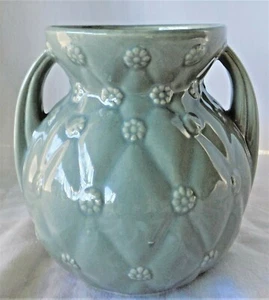 VASE ViINTAGE SHAWNEE USA POTTERY 2 HANDLES #827 QUILTED DAISY PATTERN GRAY - Picture 1 of 10