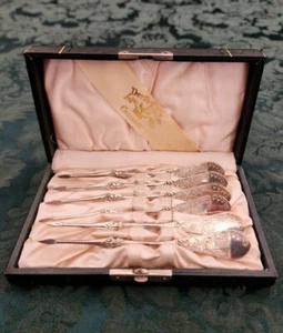 Derby Silver Company 1880's Fine Condition Embossed Pick Set of 6 w-Org Case - Picture 1 of 6