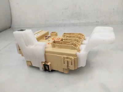 Lexus Nx300 2018-2021 cabina conductor caja de fusibles pestaña rota - 82730-78011 Foto 1 de 4