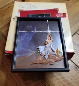 Hallmark Keepsake Ornament Star Wars: A New Hope Theater foglio unico 2004 (NUOVO) - Foto 1 di 7