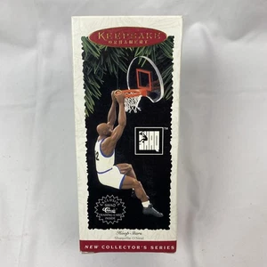 Hallmark Keepsake Ornament Classic Shaquille O'Neal Shaq NBA 1995 with card - Picture 1 of 8