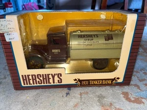 Ertl Hersheys 1931 Hawkeye Tanker Bank 1/34 Scale Die cast Metal New In Box - Picture 1 of 4