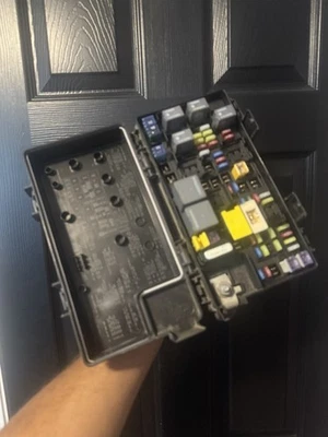 2014 Dodge Grand Caravan TIPM Fuse Box Relay Control Module 68217405AB OEM AT - Image 1 of 4