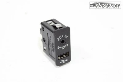 BMW X5 F15 2014-2018 CAJA DE ALMACENAMIENTO USB AUXILIAR ENCHUFE CONECTOR ADAPTADOR PUERTO OEM Foto 1 de 4