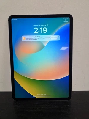 iPad Pro 1st Gen 11in 256GB Wi Fi + Cellular Space Grey Verizon - Image 1 of 4