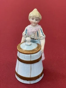 Senftopf Senftopf alt Porzellan Frau - Bild 1 von 8