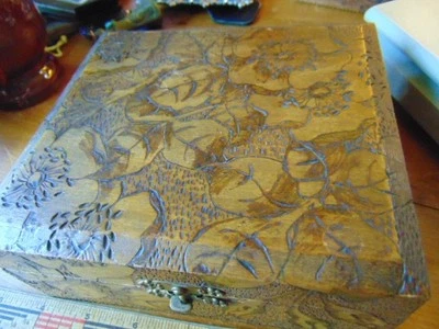 Antique wooden box w/ floral pattern impressed pyrography - Image 1 of 4