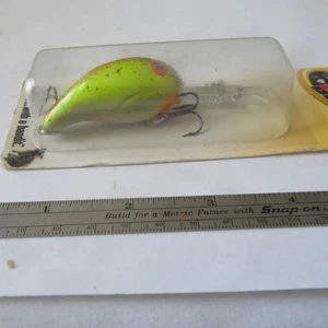 FISHING LURE BANDIT 300 SERIES #3A37 PINEAPLE NEW IN THE PACKAGE - Picture 1 of 3