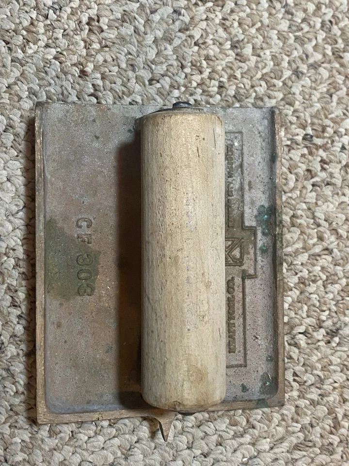 KRAFT TOOL CO #CF-303 Bronze Groover with Wood Handle 6" x 4-1/2" 1/4"R 1/2"D - Image 1 of 4