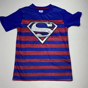 Camiseta Superman Manga Corta Roja Plateada Y Azul Rendimiento Atlético Niños M - Imagen 1 de 7