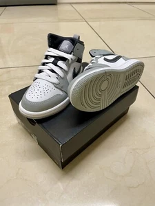 *NEW* Air Jordan 1 Mid PS 'Light Smoke Grey' Kids Size 11.5 UK - Picture 1 of 3