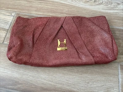 Bolso clutch grande de cuero acanalado rojo ladrillo Halston Heritage Foto 1 de 4