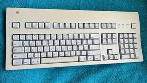 Apple Extended Keyboard II für Mac IIgs ADB Desktop Bus Vintage M3501 - Bild 1 von 7