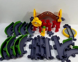Chuggington Stack Track Koko's Icy Escapade Bridge Pista Piezas SOLO incompletas - Imagen 1 de 9