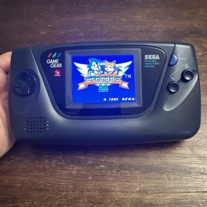 Sega Game Gear - Reconditionné, mise à niveau LCD, écran en verre neuf - Testé - Authentique - Photo 1 sur 7