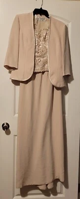 Montage By Mon Cheri 💍 Vestido largo y chaqueta madre de la novia beige con cuentas talla 6 Foto 1 de 4