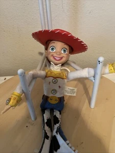 SELTENE Toy Story and Beyond Disney Jessie Zugschnur Puppe 2001 - siehe Beschreibung - Bild 1 von 10