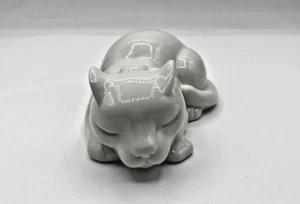 Ceramic Sleeping Cat Kitten Figurine Made In Japan 5x2.5 inches - Picture 1 of 6
