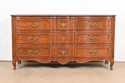 Тройной комод Bodart French Provincial Louis XV Fruitwood, около 1960-х - Изображение 1 из 4