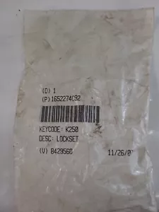 INTERNATIONAL 1652274C92 KIT LOCKSET - Picture 1 of 3