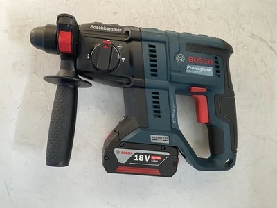 Taladro percutor rotativo inalámbrico sin escobillas Bosch GBH 18V-21 SDS + batería de 5 Ah  Foto 1 de 4