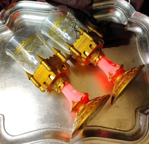 Set aus zwei (2) Disney 10" Prinzessin Schloss geformte leuchtende Tasse Schöne Biest! - Bild 1 von 12