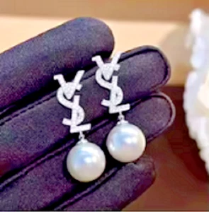 PENDIENTES DE BISUTERÍA CON CRISTAL Y PERLAS DE LABORATORIO NUEVA ESTACIÓN - Imagen 1 de 2