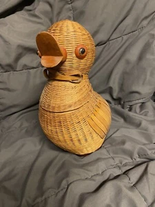 Vintage Rare Woven Wicker Duck Cookie Jar Style Basket - Picture 1 of 7