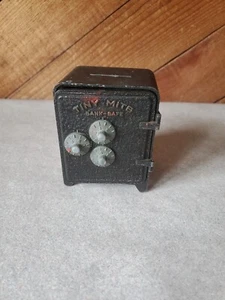VTG ARROW SPECIALTIES Bullseye Los Angeles Tiny Mite Bank Safe Mini Bull's Eye  - Picture 1 of 8