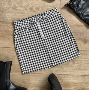 Genial Retro Negro Blanco Cuadro Elastizado Denim Mini Falda Anillo Frontal Tirón Cremallera Talla 10 - Imagen 1 de 9