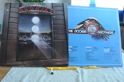 J6-THE DOOBIE BROTHERS-THE BEST OF THE DOOBIES VOL 2-UK LP-NM-1978 - - Image 1 of 2