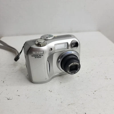 Nikon COOLPIX E3100 3100 3.2MP Vintage Digital Camera Tested Point & Shoot - Image 1 of 4