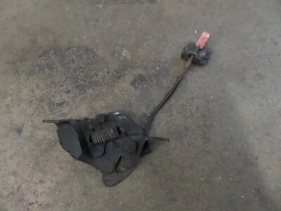 97-03 Volkswagen Eurovan OEM bloqueo capó cierre liberación 7D0823509A b6 Foto 1 de 3