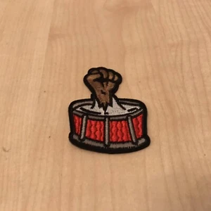 SNARE DRUM PATCH EMBROIDERY BRAND NEW SUIT DRUMMER IRON ON TOM BASS DRUM ROCK - Foto 1 di 3