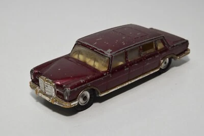 B67 1:43 CORGI TOYS 247 MERCEDES-BENZ 600 PULLMAN MET. MAROON EXC. COND. 2 - Immagine 1 di 4