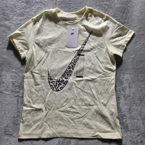 Nike Kids Big Swoosh Graphic Tee, Large - Leopard Print - New With Tag - Picture 1 of 8
