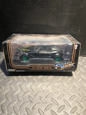 1/24 GREENLIGHT SMOKEY & THE BANDIT 1977 PONTIAC FIREBIRD GREEN TRIM CHASE CAR - Image 1 of 4