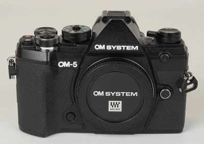 OM-5 Body schwarz 1158 Auslösungen Kaufdatum 2.11.2024 wenig gebraucht - Bild 1 von 4
