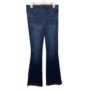 Vaqueros SPANX Flare Pull on lavado oscuro elásticos adelgazantes talla mediana - Imagen 1 de 5