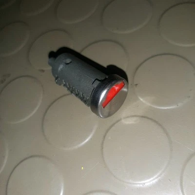 MOTO GUZZI BREVA 750, DAYTONA, V10, V11, QUOTA 1100 APRILIA SERRATURA TAPPO Foto 1 de 3