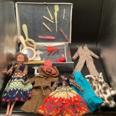 Poupée Tressy de Bella + vêtements + clé  pour remonter la mèche - Photo 1/4