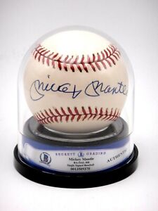 MICKEY MANTLE BECKETT CERTIFIED AUTHENTIC SIGNED BASEBALL AUTOGRAPHED AUTO NICE