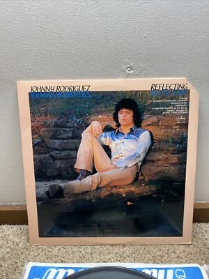 33 rpm vinyl Johnny Rodriguez - Image 1 of 4
