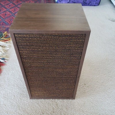 Altavoces de gabinete de madera de estantería Criterion 333 de un solo trabajo EE. UU. Foto 1 de 4