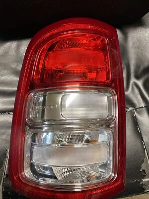 Luz trasera halógena izquierda del lado del conductor 19-22 Ram 2500/3500, OEM, LH, pieza #68361715AE Foto 1 de 4