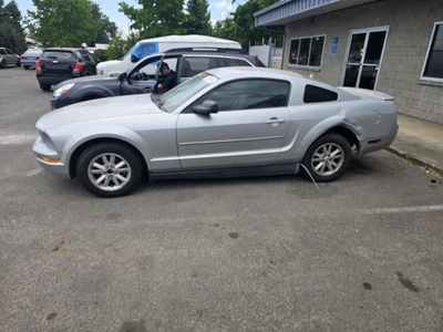 Used Front Right Door Assembly Front fits: 2008 Ford Mustang electric R. Cpe Fro Foto 1 de 4