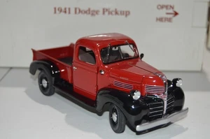Vintage Danbury Mint 1941 Dodge Half-Ton Pickup rot/schwarz mit Box Maßstab 1:24 - Bild 1 von 6