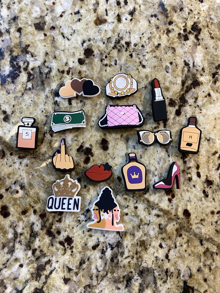 Paquete de 14 divertidos para adultos Jibbitz para Crocs Foto 1 de 1