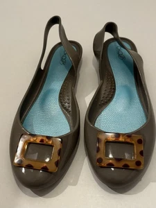 Oka B Women’s Ballet Flats Gray With Acrylic Embellished New Size 7 - Picture 1 of 7