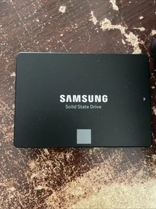 Samsung 500 GB disco rigido interno 2,5 pollici (MZ75E500) - Foto 1 di 4